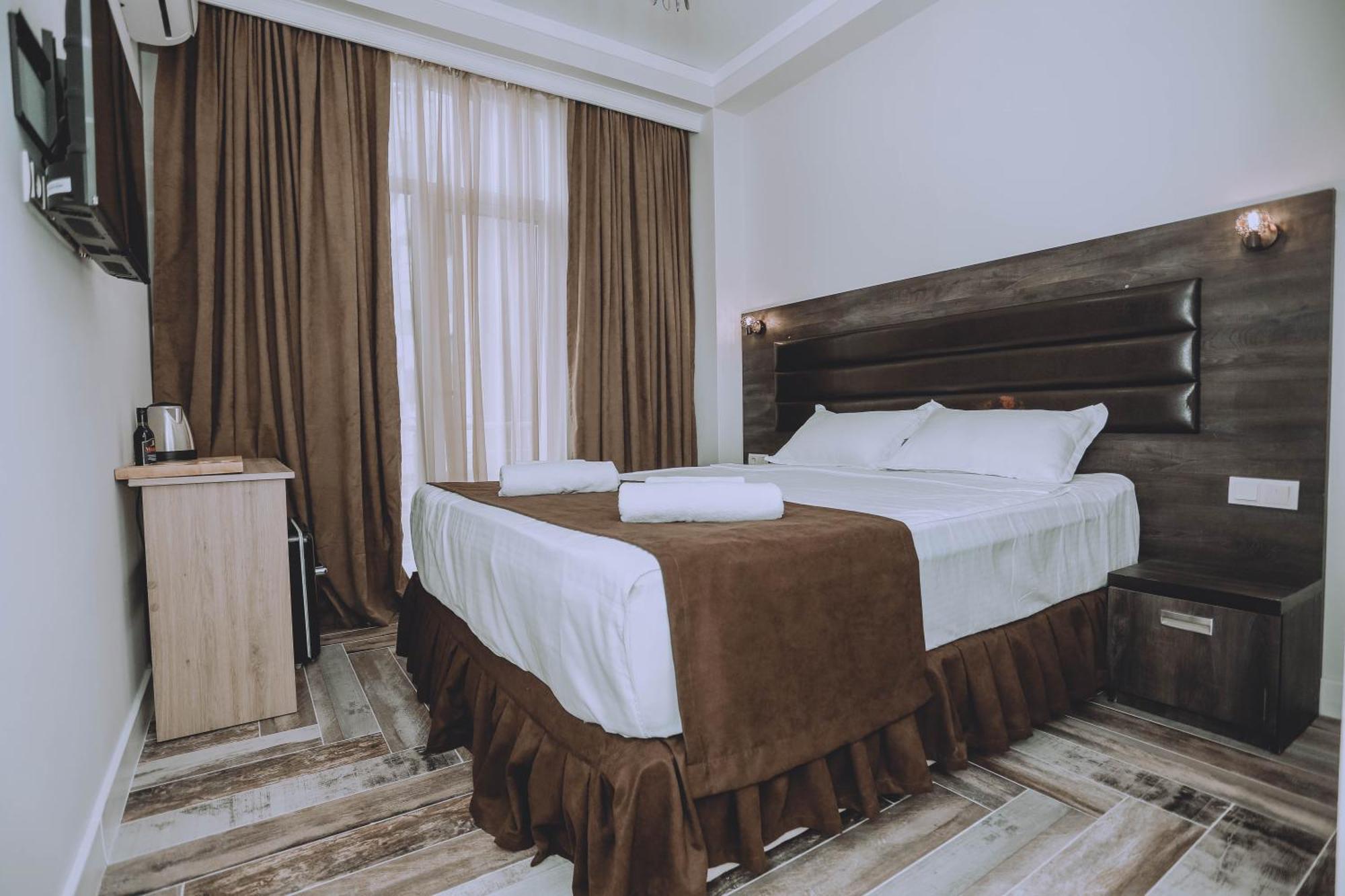 Royal Medis Hotel Batumi Exterior foto