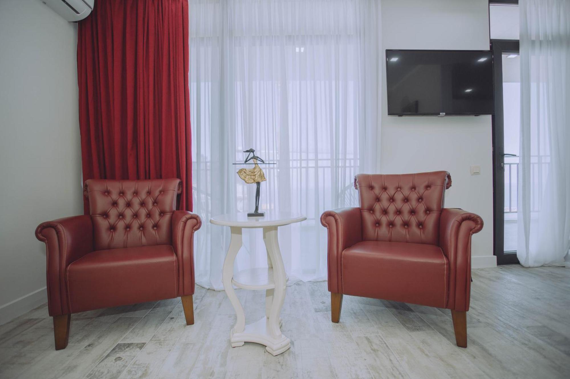 Royal Medis Hotel Batumi Exterior foto