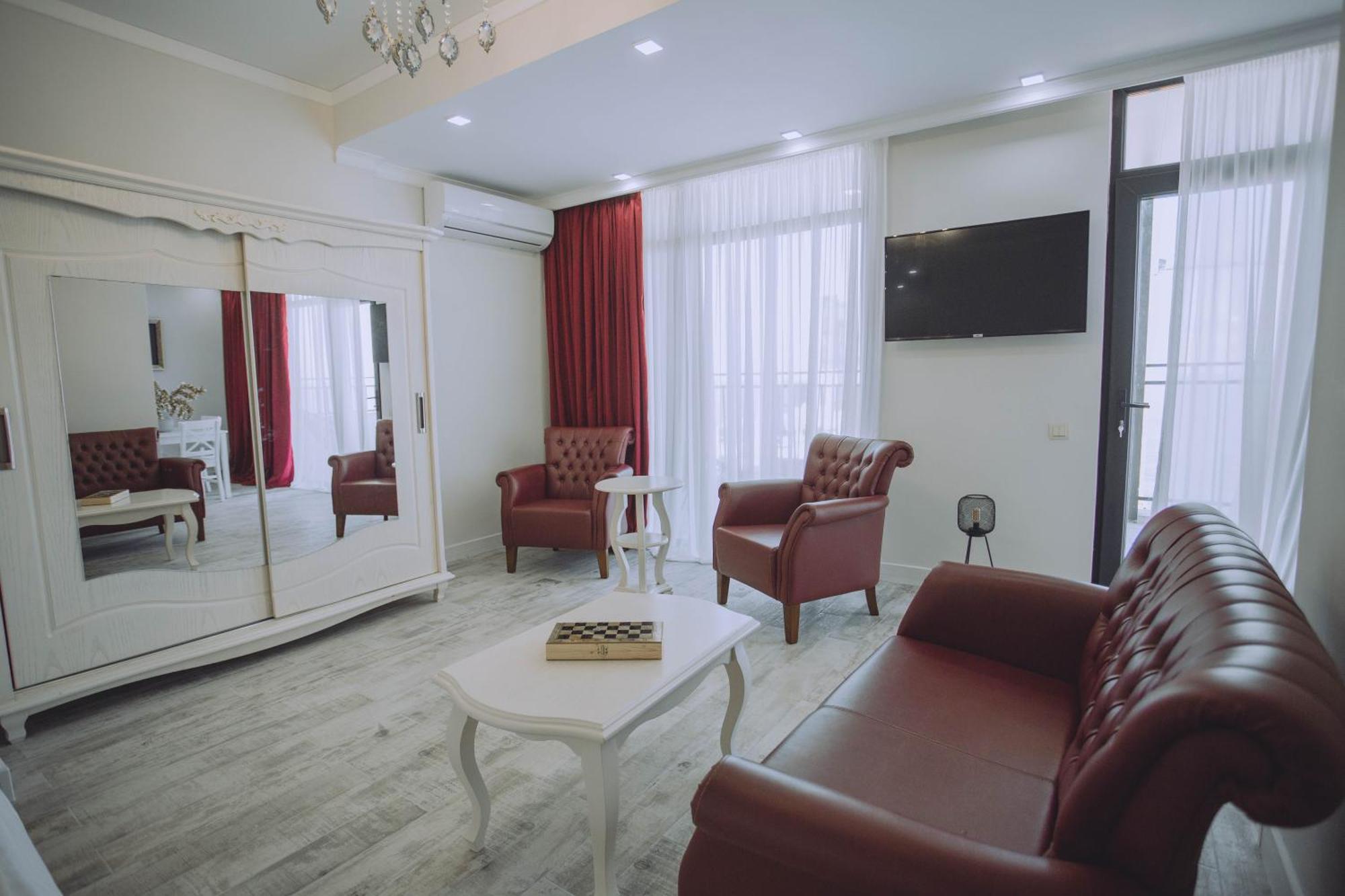 Royal Medis Hotel Batumi Exterior foto